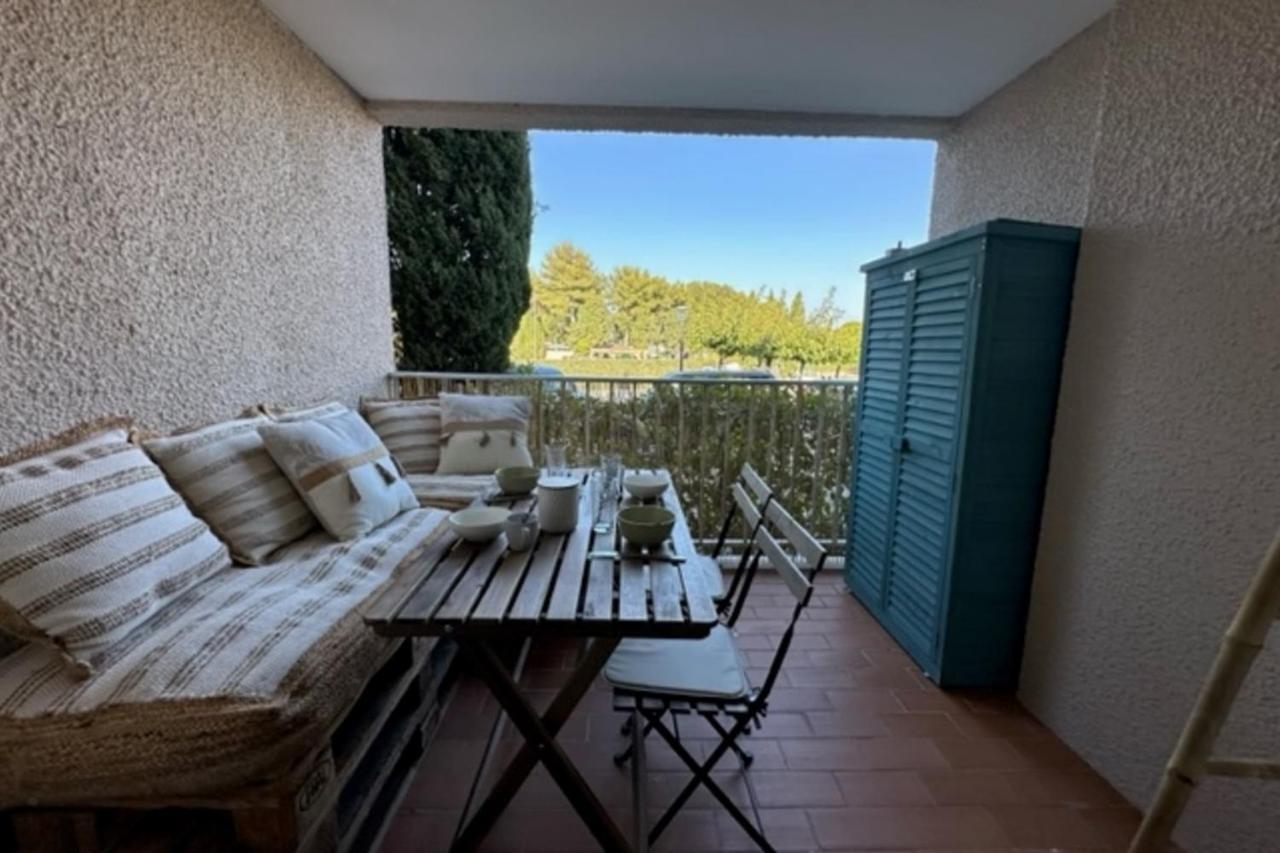 Very Cosy Apartment At 200 M From The Beaches La Londe-les-Maures Exterior photo