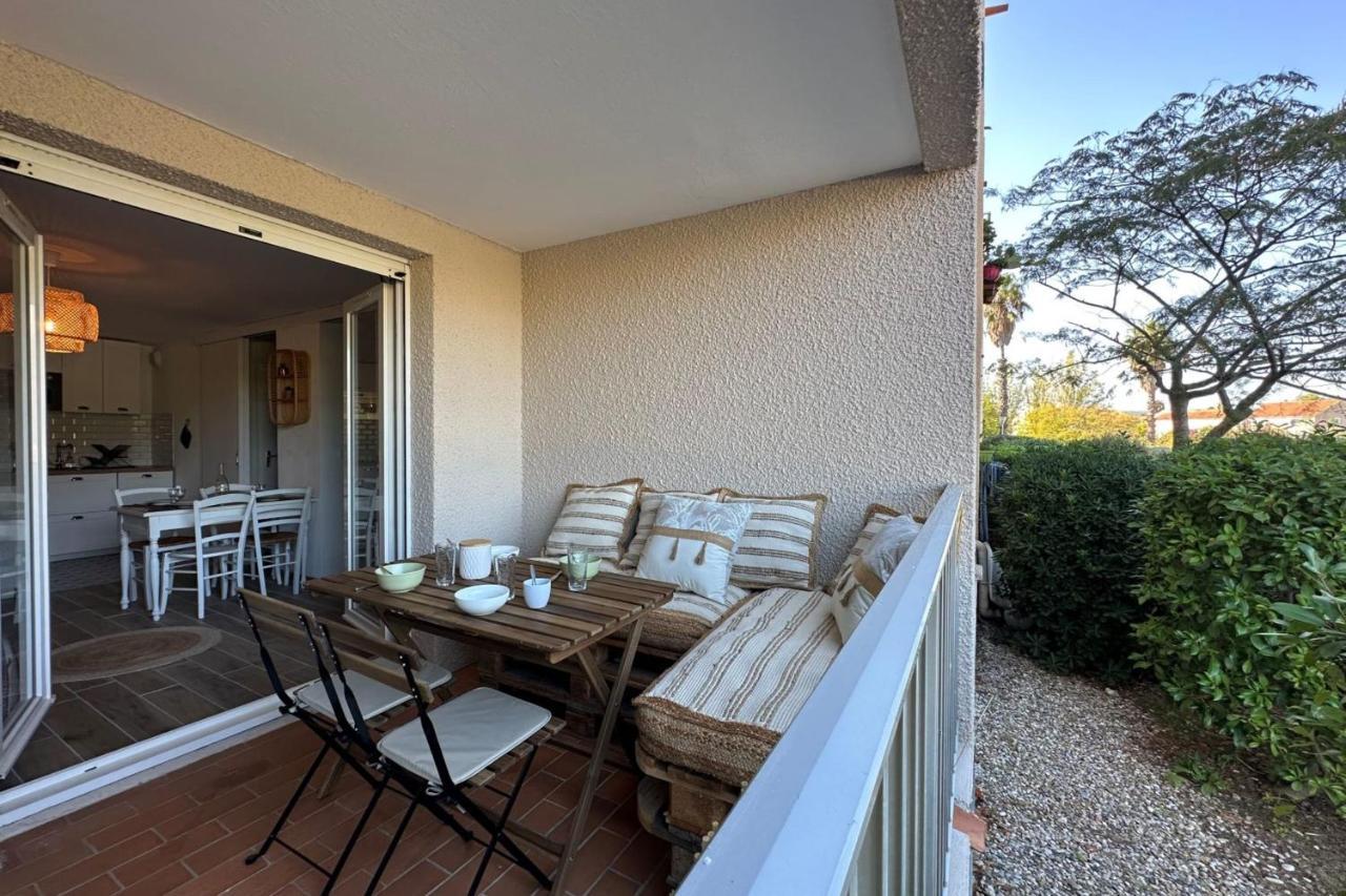 Very Cosy Apartment At 200 M From The Beaches La Londe-les-Maures Exterior photo
