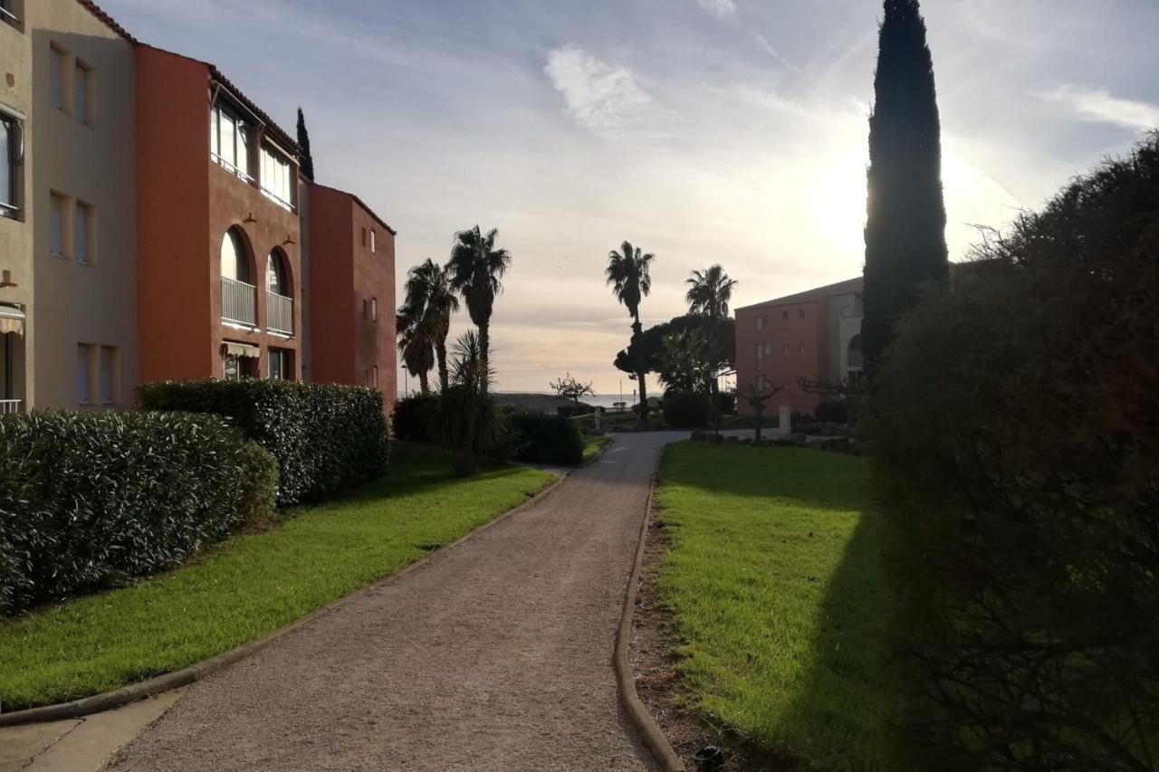 Very Cosy Apartment At 200 M From The Beaches La Londe-les-Maures Exterior photo