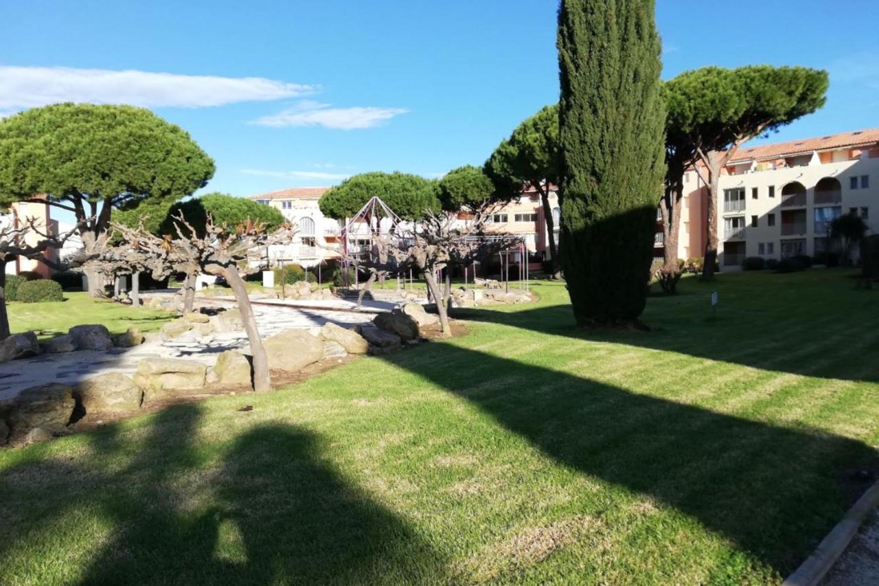 Very Cosy Apartment At 200 M From The Beaches La Londe-les-Maures Exterior photo